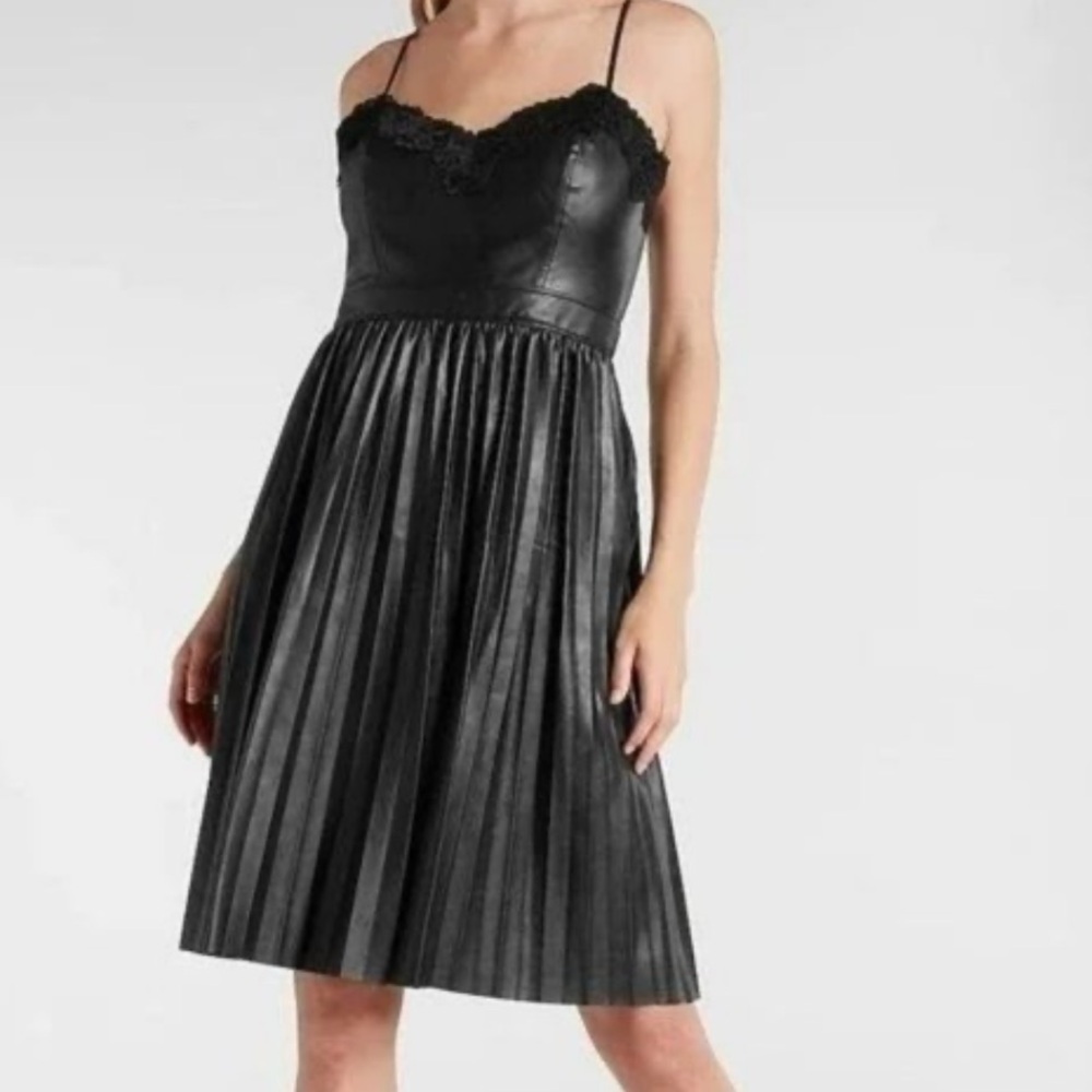 NWT Express Faux Leather Black Pleated Skirt Lace‎ Trim Dress Large Petite